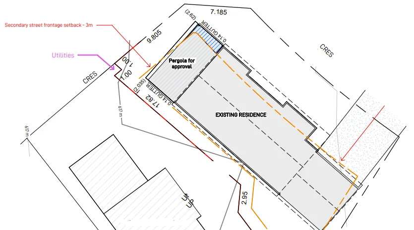 Site plan showing house and location pergola
